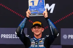 Yamaha R3 World Cup: Di Persio imprendibile, vittoria e leadership