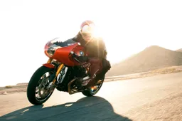 BMW R 12: ecco la degna erede della mitica R 90 S