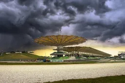 Top 10 Trial (in notturna!) alla 8 ore di Sepang