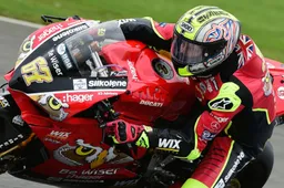 BSB Donington Prove 1 Subito duello Byrne vs Haslam