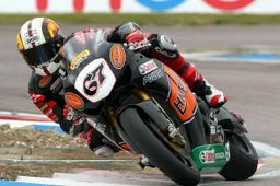 BSB Thruxton Gara 2: Shane Byrne completa la rimonta