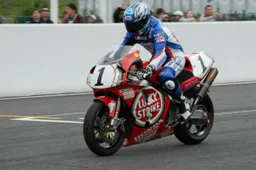 All Japan Superbike: celebrazioni per il ritiro di Shinichi Itoh