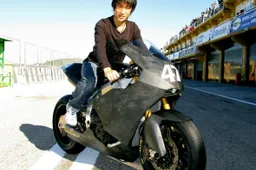 Moto2: il team CIP Moto con Tomizawa e Aegerter