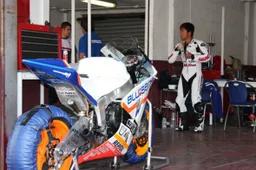 Moto2: Shuhei Aoyama prova la Blusens BQR ad Albacete