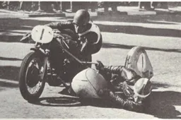 MotoGP, la storia: lo spettacolo dei sidecar, con un campione italiano