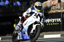 Tourist Trophy: Simon Andrews pronto alla sfida con Honda TT Legends
