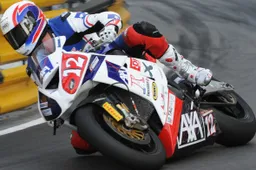North West 200: anche Simon Andrews al via quest'anno