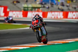 Moto2 Valencia: Il ritorno di Simone Corsi in pole, Celestino Vietti 2°!