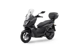 Skytown 125, la novità Kymco per le avventure di tutti i giorni