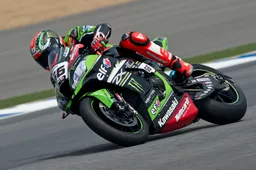 Superbike Thai Gara 2 Tom Sykes stoppa il Cannibale Rea