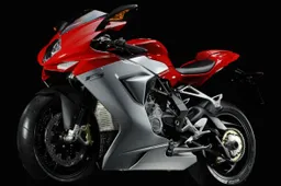Supersport: le moto omologate per il 2012, non c'è la MV Agusta F3