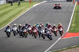 Superbike Donington: Toprak si beve anche la gara Sprint