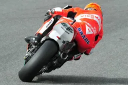 Moto2 Sepang Prove Libere 2: Bradl 1°, Marquez non gira