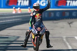 Red Bull Rookies Cup: con Stefano Manzi l'Italia a quota 10 vittorie