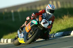 Tourist Trophy: Steve Plater lascia le corse su strada per il 2011?