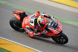 Superstock 1000 Aragon Rinaldi 2° al debutto, doppietta Ducati
