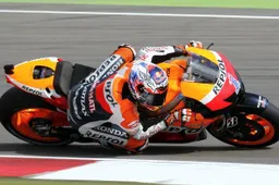 MotoGP Assen Prove Libere 3: pioggia dopo 6', Stoner a terra
