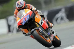 MotoGP Barcellona Gara: domina Stoner ora a -7 da Lorenzo