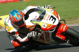 BSB: il team Hydrex Honda festeggia la prima vittoria