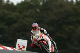 BSB Oulton Park Qualifiche: prima pole per Stuart Easton