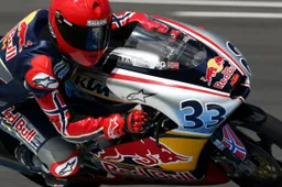 Rookies Cup Jerez Gara 1: Sturla Fagerhaug, che gara!