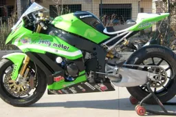 Superbike: la livrea 2011 delle Kawasaki Team Pedercini