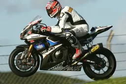 Superbike: trasferta australiana anticipata per tre squadre