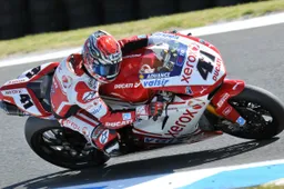 Superbike Phillip Island: Noriyuki Haga "Male al braccio"