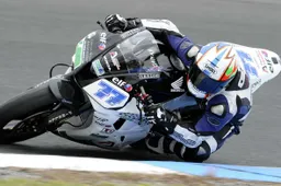 Supersport: operazione pre gara per James Ellison