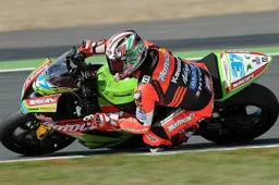 Supersport: Katsuaki Fujiwara saluta la categoria dopo 10 anni