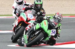 Supersport: ultimo round 2013 a Jerez con Lowes Campione