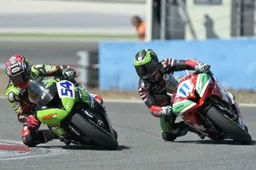 Supersport: Lowes Vs Sofuoglu per il titolo a Magny Cours