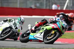 Supersport: al Nurburgring Davies per la fuga, i rivali per la rimonta