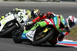 Supersport: a Silverstone lotta tra Sofuoglu, Lascorz e Laverty