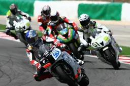 Supersport: a Valencia in quattro per la vittoria