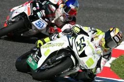 Supersport: il duello a Imola tra Sofuoglu e Laverty