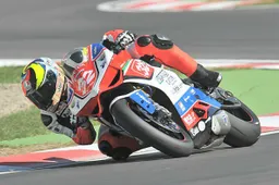 Superstock 1000: pole e podio all'esordio per la Ducati 1199