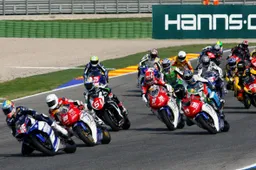 Superstock 1000: ben 31 piloti e 8 case per la stagione 2010