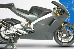 Blog  La mitica 500 due tempi torna a ruggire e sfida le Superbike!