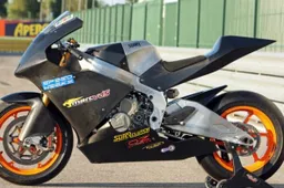 MotoGP: primi giri a Jerez (sul bagnato) per la Suter Moto1