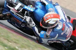 Bol d'Or: partenza sotto la pioggia, vola Suzuki, Kawasaki 2° e al comando in Superstock