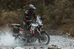 SW-MOTECH presenta nuove borse impermiabili, ecco come sono