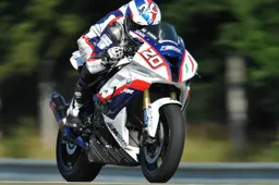 Superstock 1000 Brno Gara: Barrier batte Giugliano