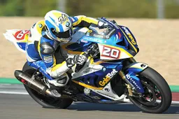 Superstock 1000 Portimao Prove 1: Barrier al comando