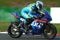 BSB Sylvain Guintoli prova la nuova GSX-R 1000 con livrea 2017