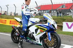 BSB Brands Hatch Indy Gara 1: Guintoli vince all'esordio