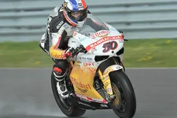 Sylvain Guintoli conquista la prima vittoria "La dedico alla squadra"