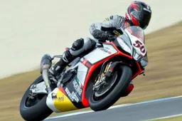Superbike Phillip Island Gara 2: Guintoli con bandiera rossa