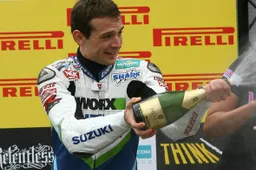 Superbike: Suzuki Alstare annuncia Haslam e Guintoli