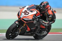 Superbike Istanbul Warm Up: Guintoli precede Sykes
